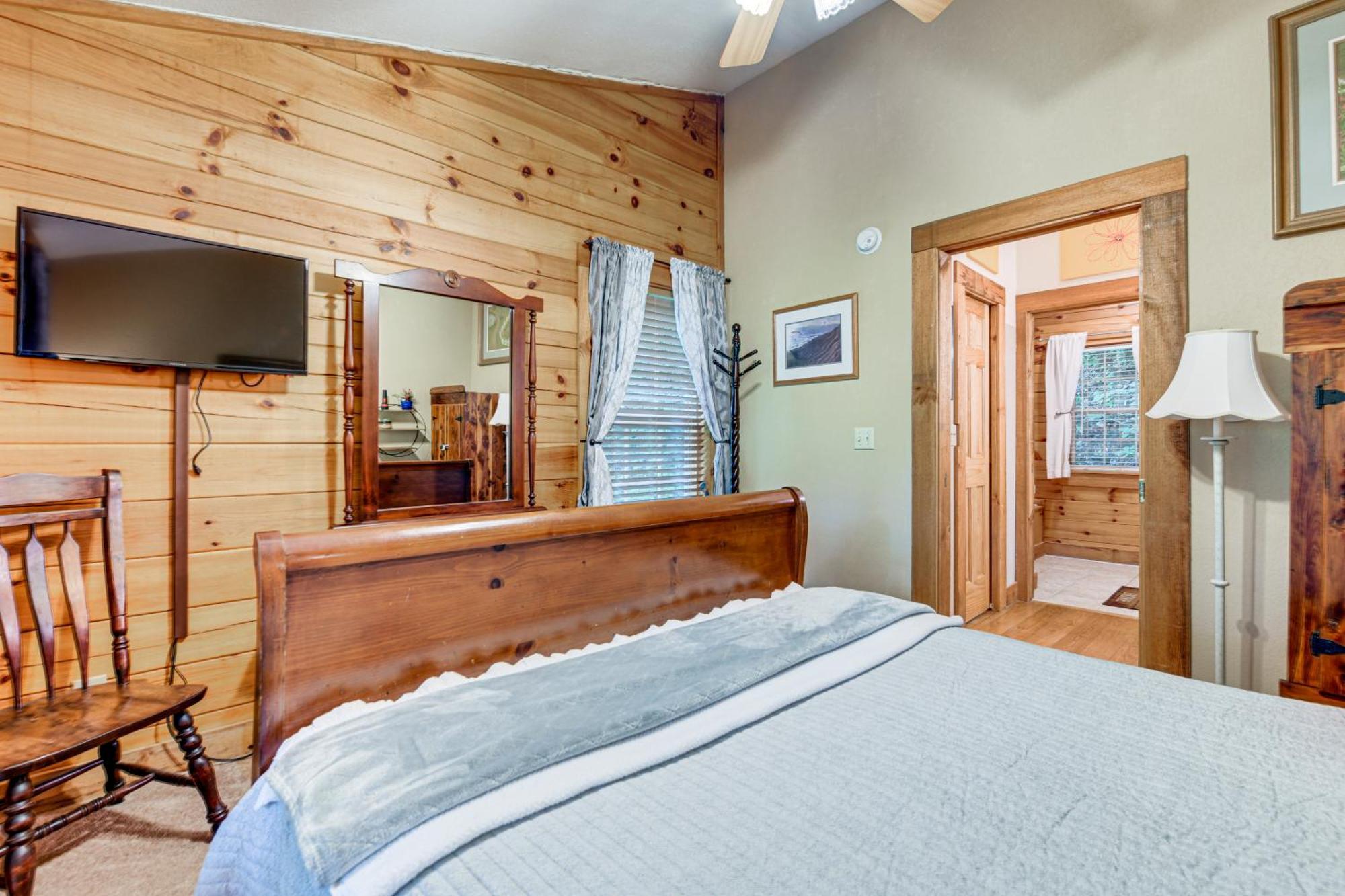 Serene Maggie Valley Retreat With Deck And Hot Tub! Экстерьер фото